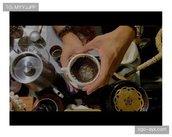 刘璇退役后住进上海老洋房，每天喝手冲咖啡练瑜伽，这日子谁懂啊